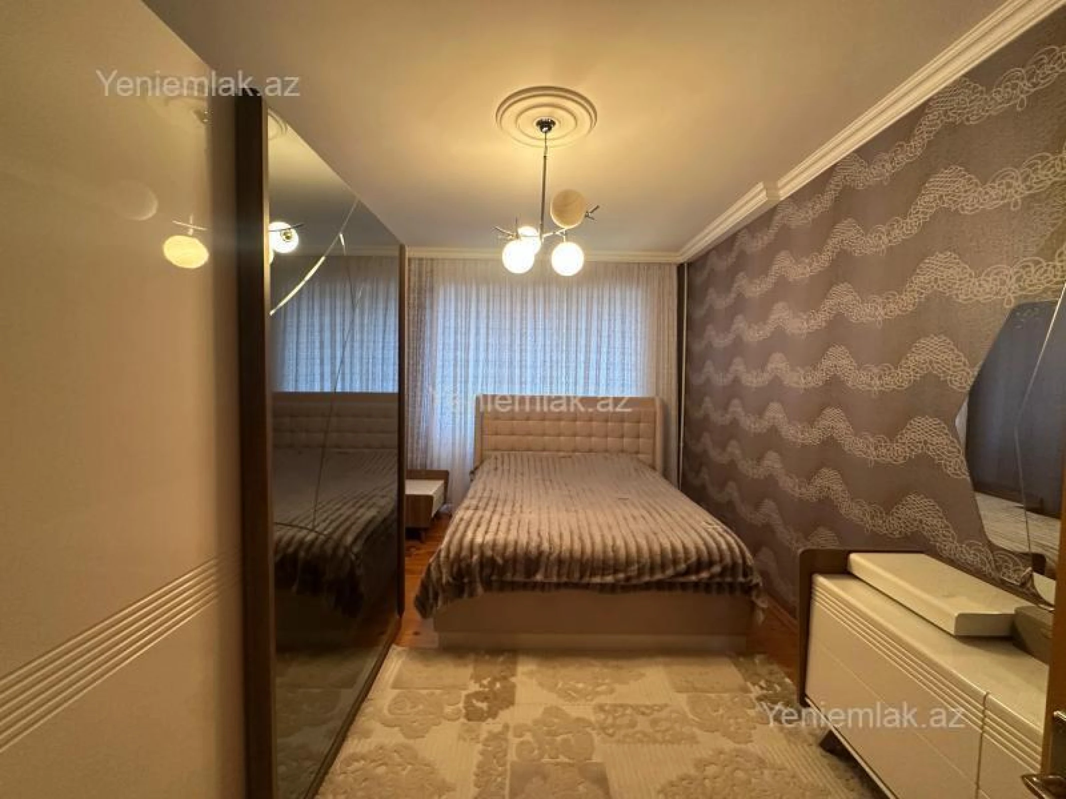 Satılır 3 otaqlı köhnə tikili 80 m²