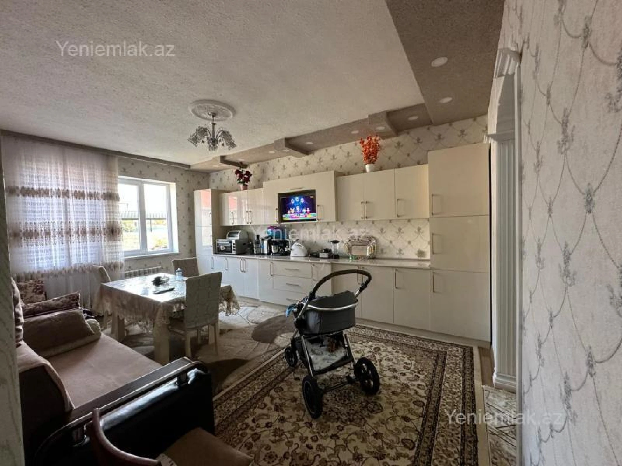 Satılır 6 otaqlı həyət evi 170 m²