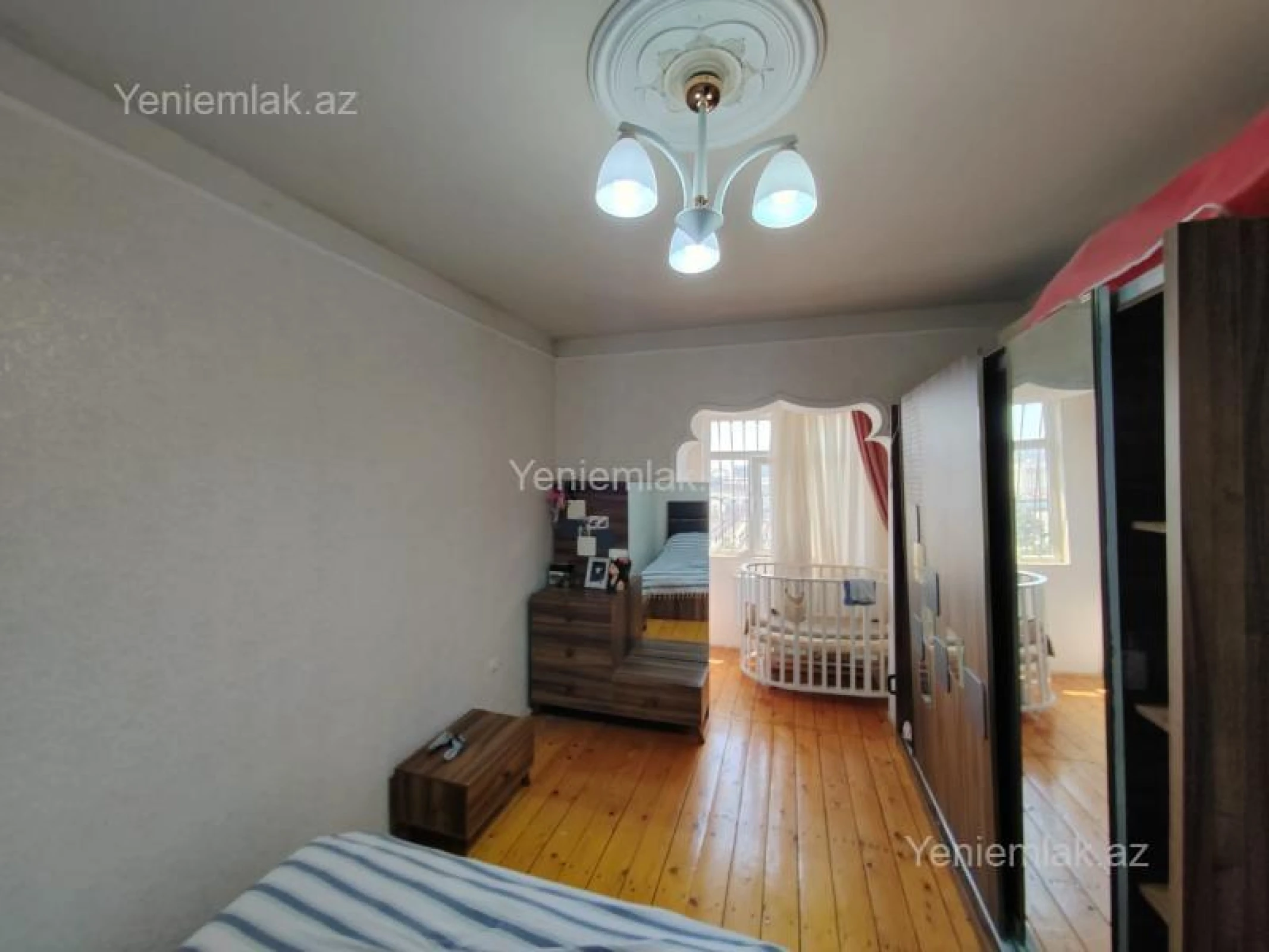 Satılır 3 otaqlı köhnə tikili 80 m²