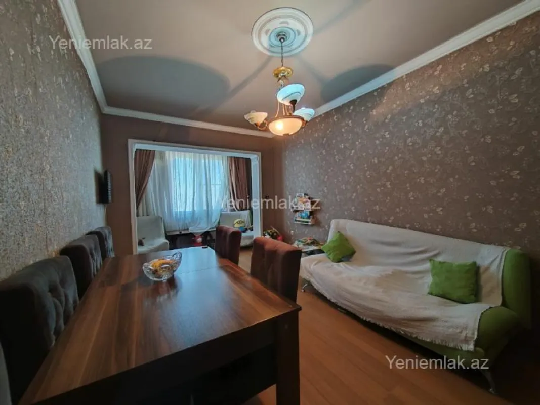 Satılır 3 otaqlı köhnə tikili 80 m²
