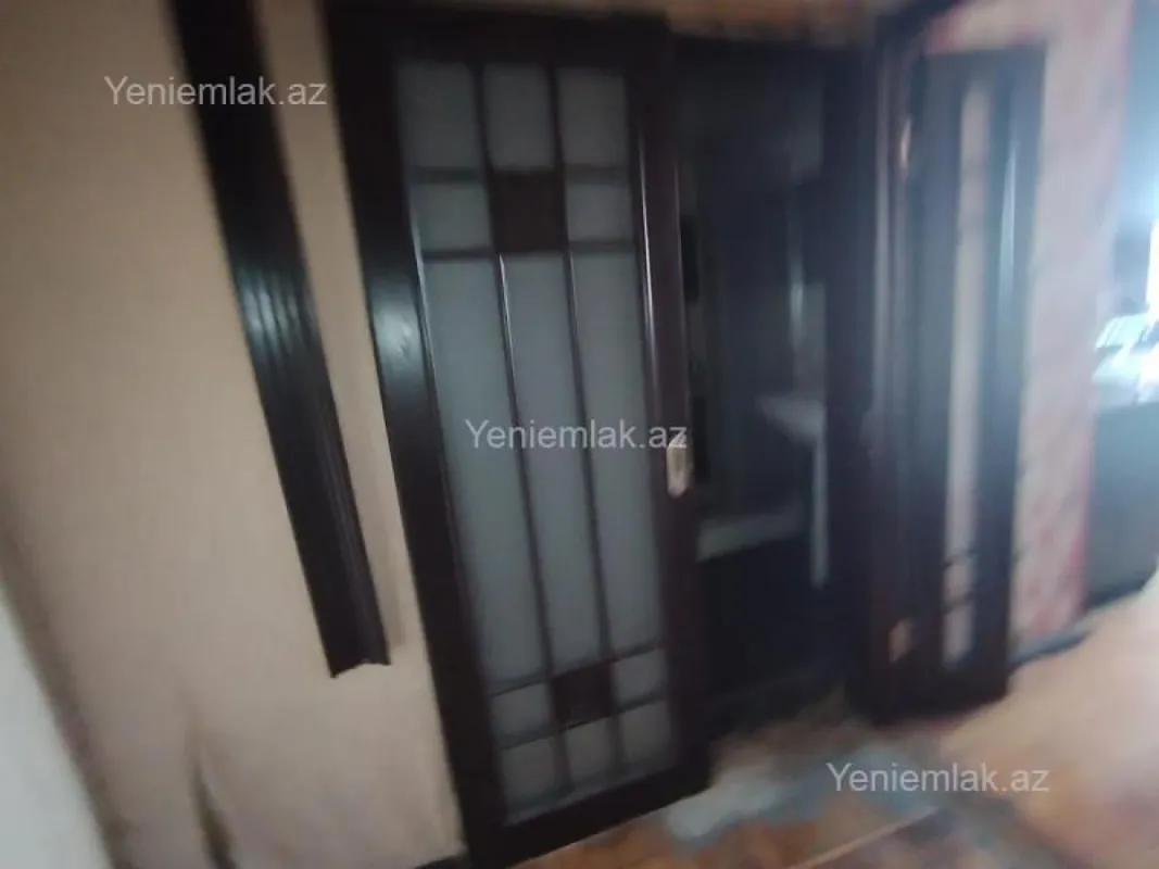 Satılır 3 otaqlı köhnə tikili 75 m²