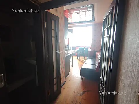 Satılır 3 otaqlı köhnə tikili 75 m²