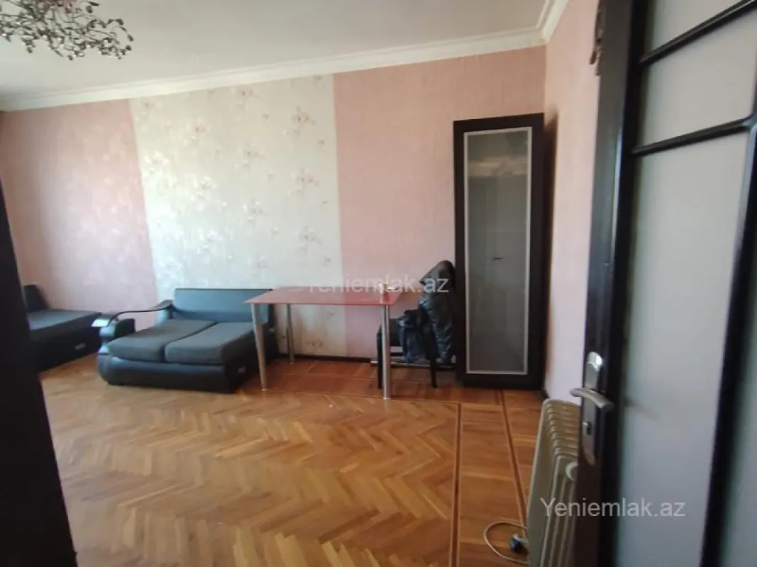 Satılır 3 otaqlı köhnə tikili 75 m²
