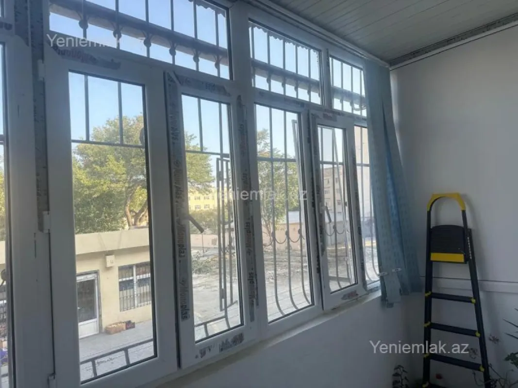 Satılır 2 otaqlı köhnə tikili 65 m²