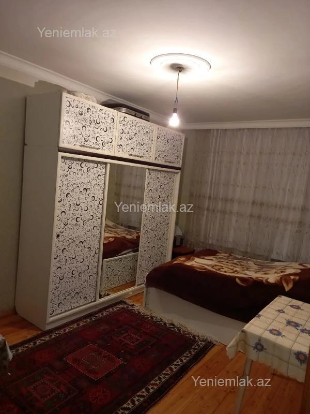 Satılır 4 otaqlı köhnə tikili 110 m²