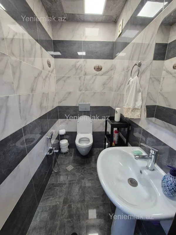 Satılır 3 otaqlı yeni tikili 86 m²
