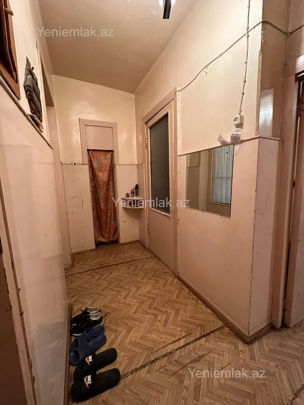 Satılır 2 otaqlı köhnə tikili 60 m²