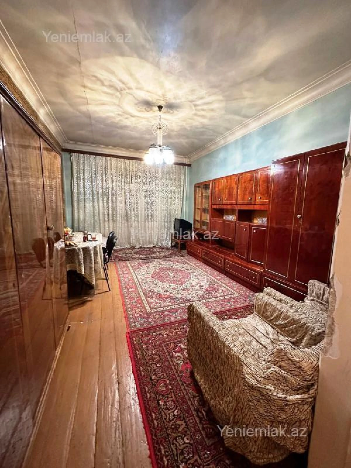 Satılır 2 otaqlı köhnə tikili 60 m²