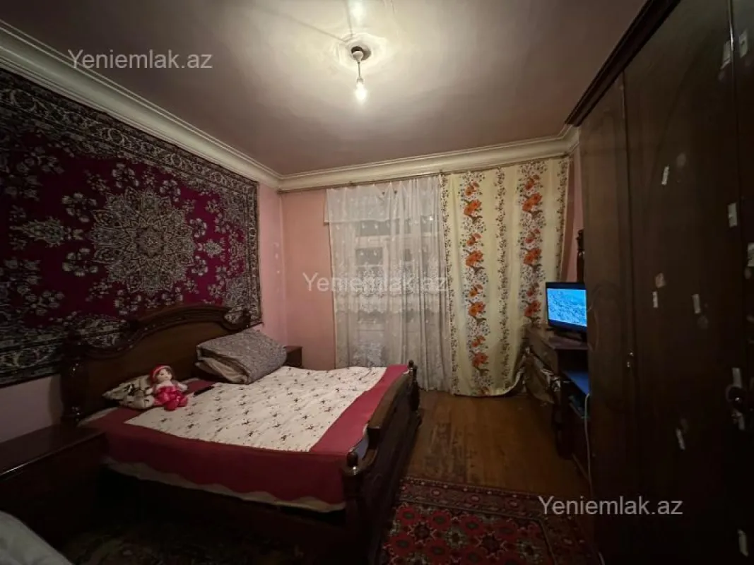 Satılır 2 otaqlı köhnə tikili 60 m²