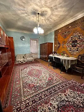 Satılır 2 otaqlı köhnə tikili 60 m²