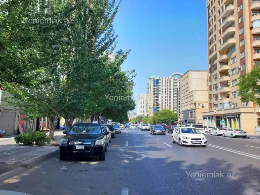 Satılır 2 otaqlı köhnə tikili 60 m²