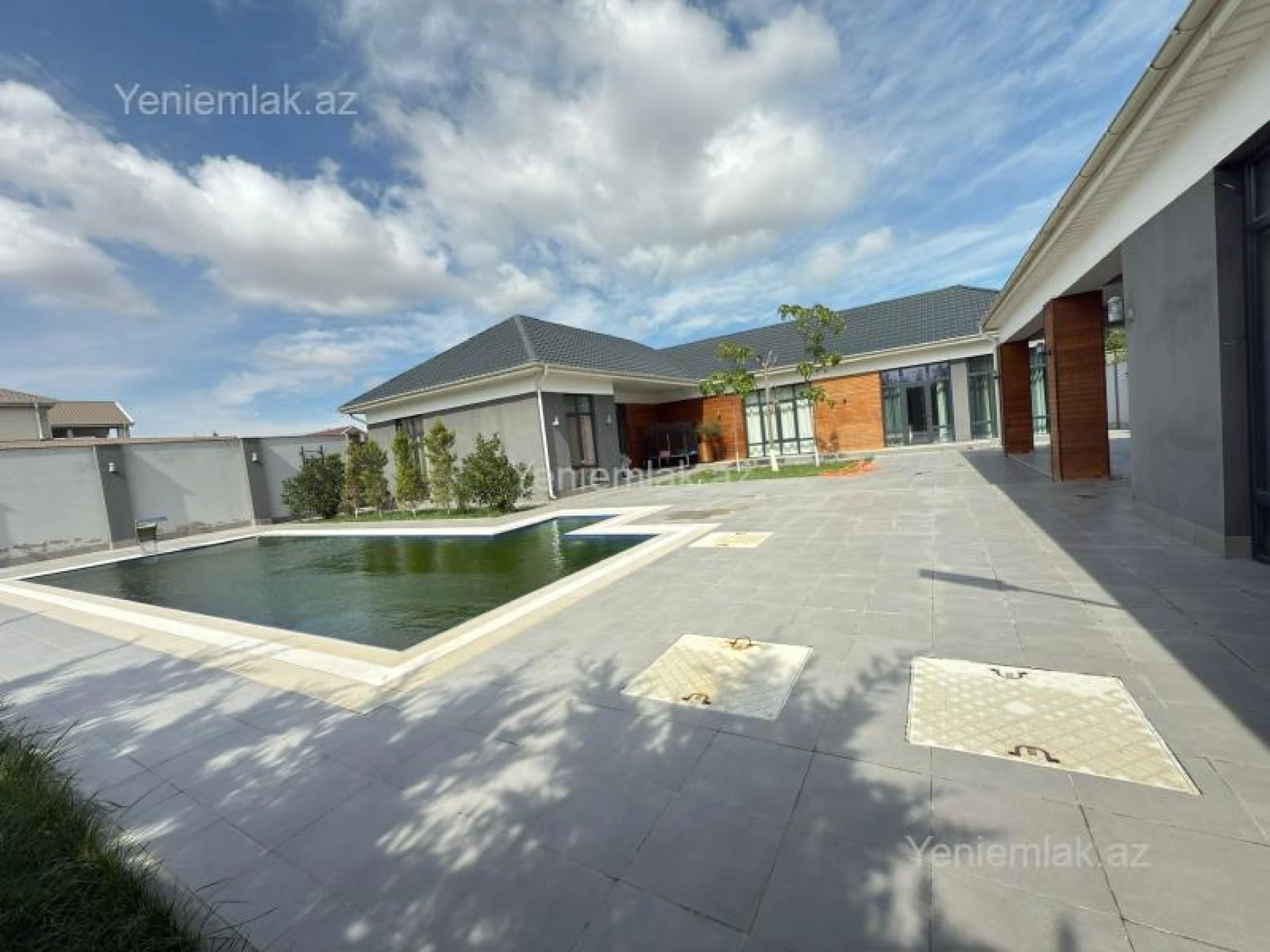 Satılır 5 otaqlı həyət evi 220 m²