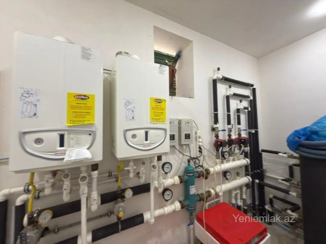 Satılır 5 otaqlı həyət evi 220 m²