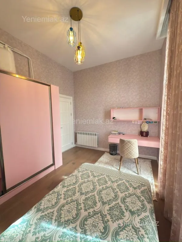 Satılır 5 otaqlı həyət evi 220 m²