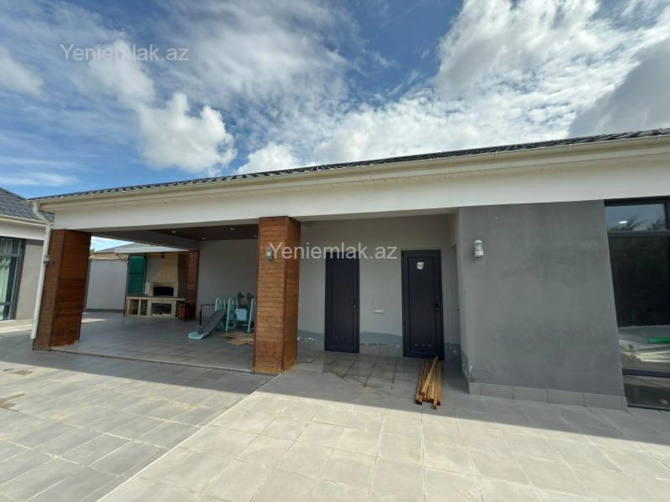 Satılır 5 otaqlı həyət evi 220 m²