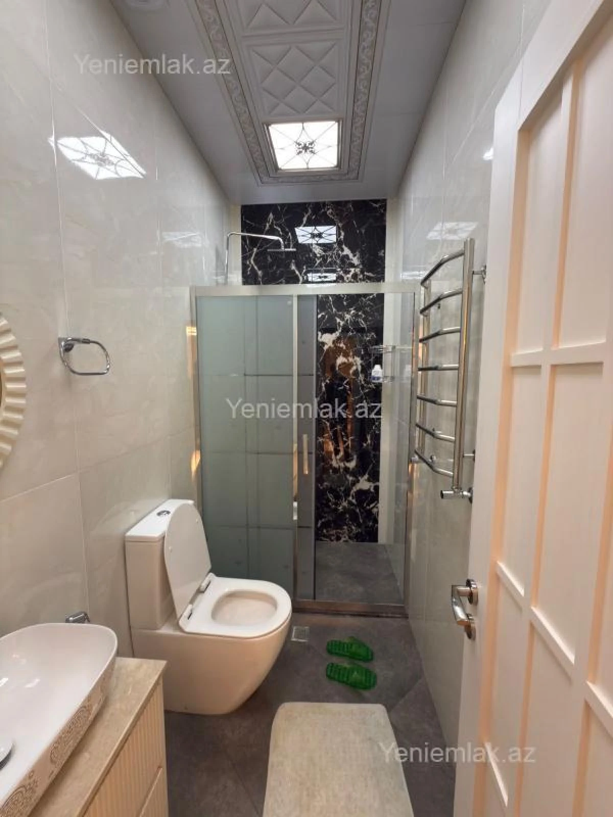 Satılır 5 otaqlı həyət evi 220 m²