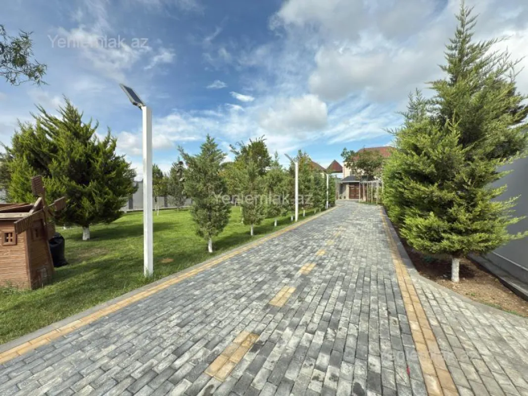 Satılır 5 otaqlı həyət evi 220 m²