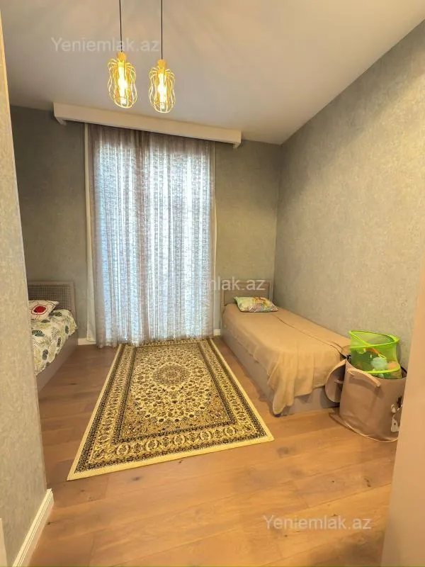 Satılır 5 otaqlı həyət evi 220 m²