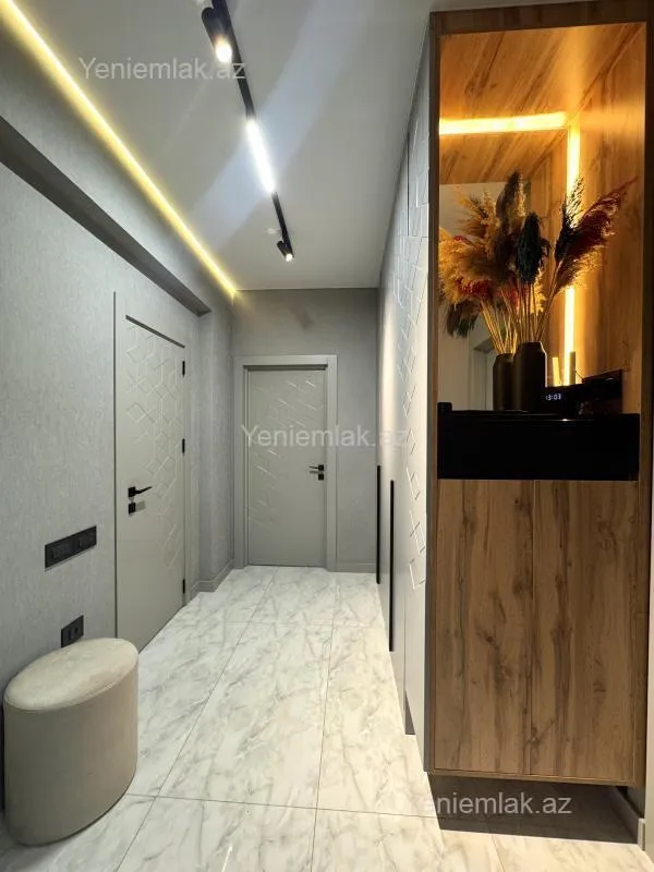 Satılır 3 otaqlı yeni tikili 75 m²