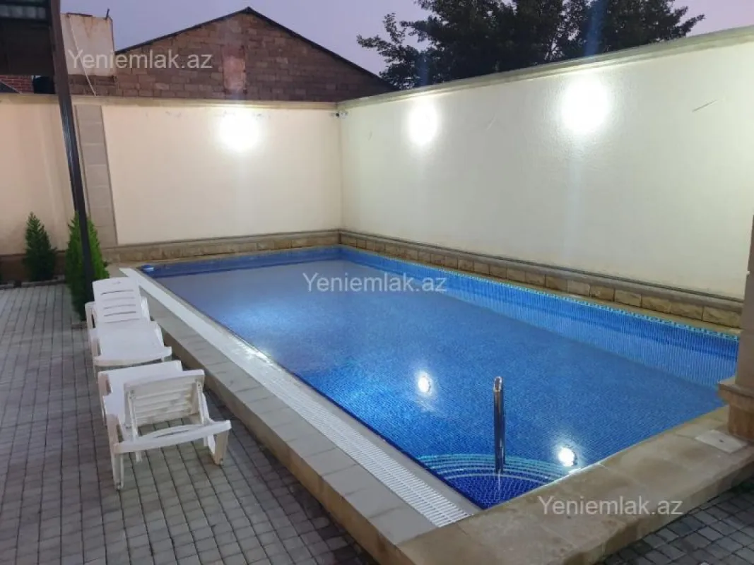 Satılır 8 otaqlı həyət evi 500 m²