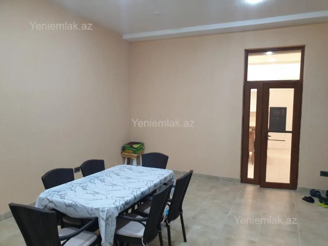 Satılır 8 otaqlı həyət evi 500 m²