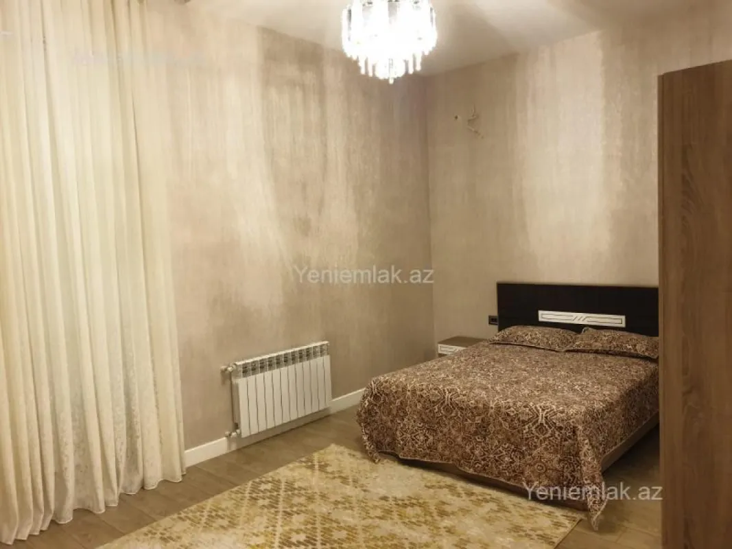 Satılır 8 otaqlı həyət evi 500 m²