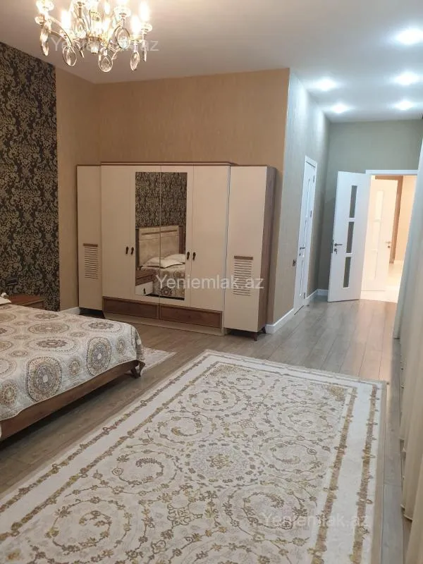 Satılır 8 otaqlı həyət evi 500 m²