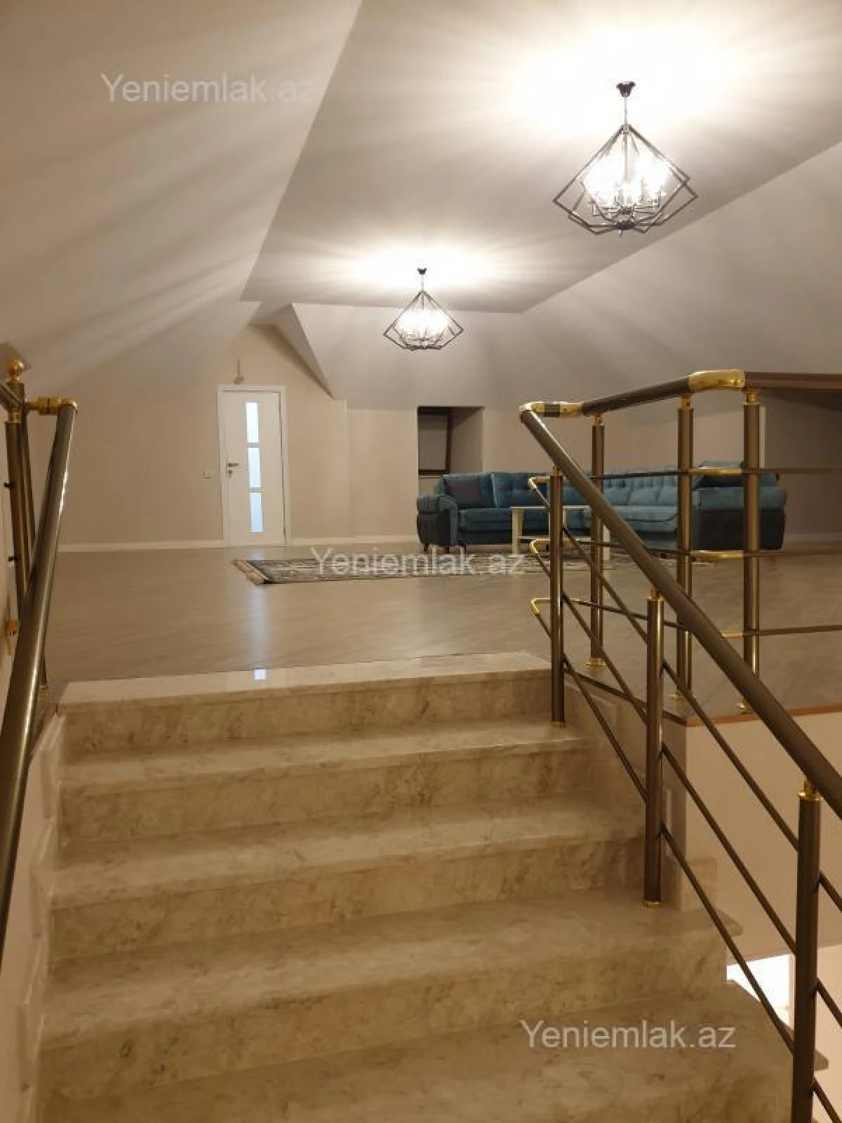 Satılır 8 otaqlı həyət evi 500 m²