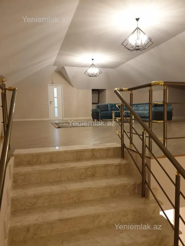 Satılır 8 otaqlı həyət evi 500 m²