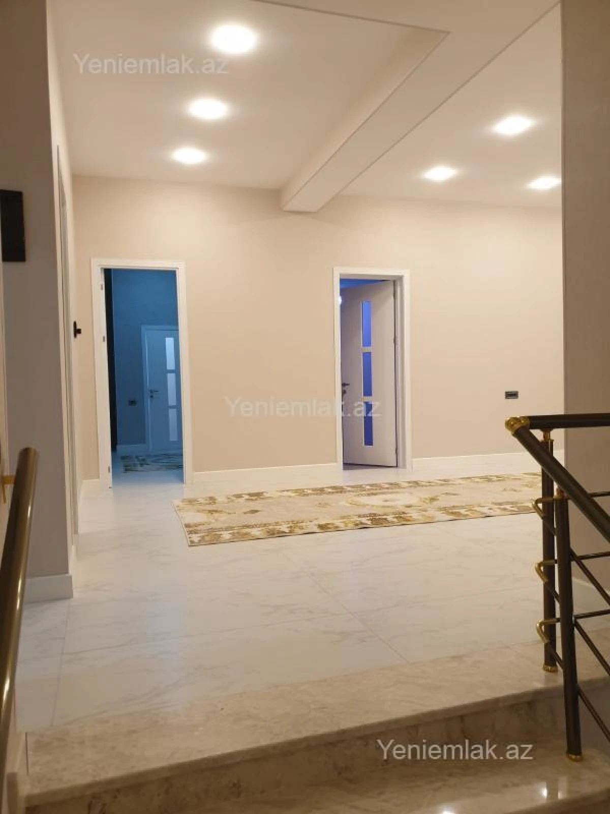 Satılır 8 otaqlı həyət evi 500 m²