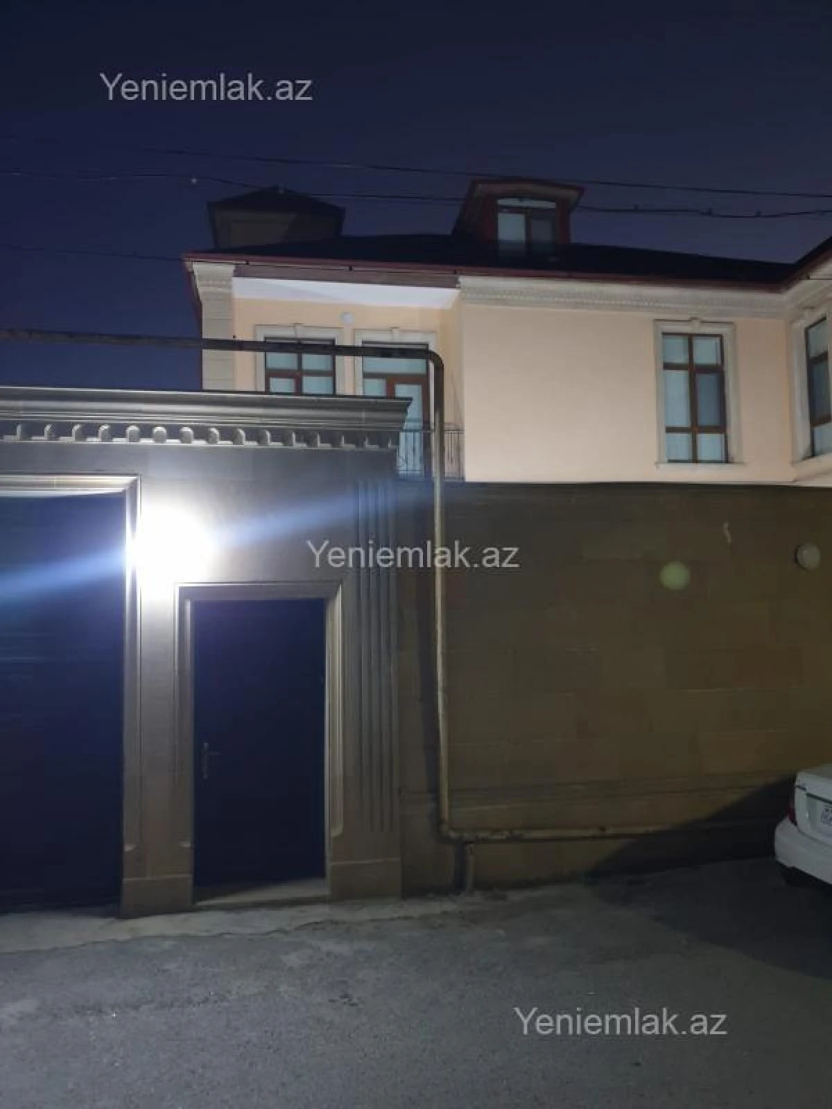 Satılır 8 otaqlı həyət evi 500 m²