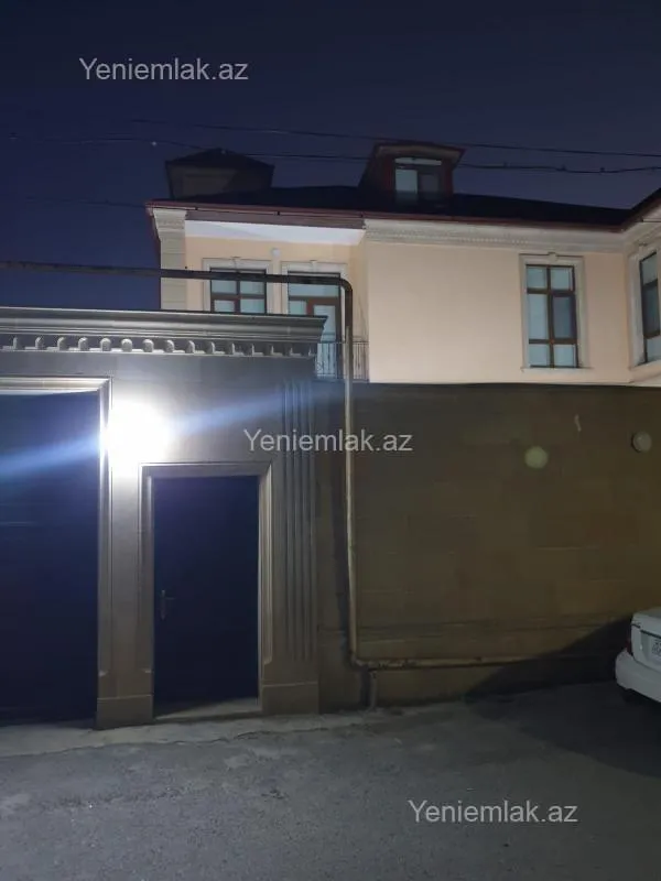 Satılır 8 otaqlı həyət evi 500 m²
