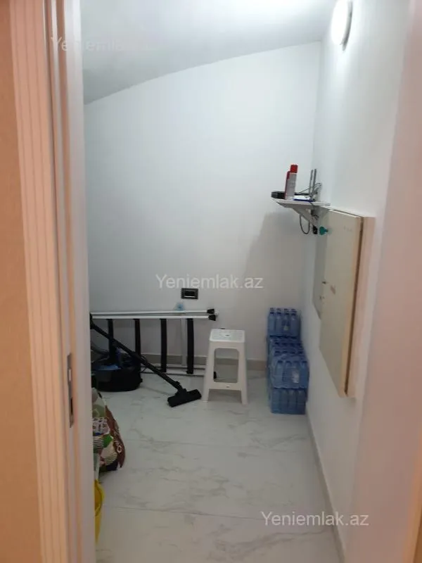 Satılır 8 otaqlı həyət evi 500 m²