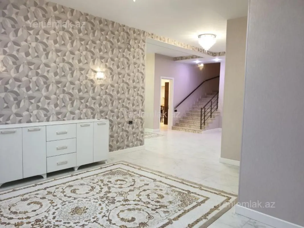 Satılır 8 otaqlı həyət evi 500 m²