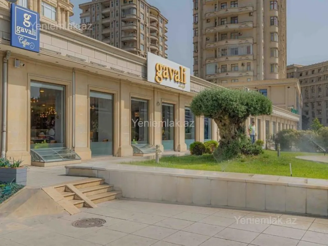 Satılır 3 otaqlı yeni tikili 135 m²