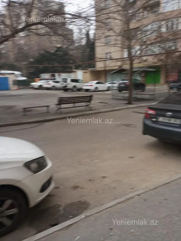 Satılır 3 otaqlı köhnə tikili 75 m²