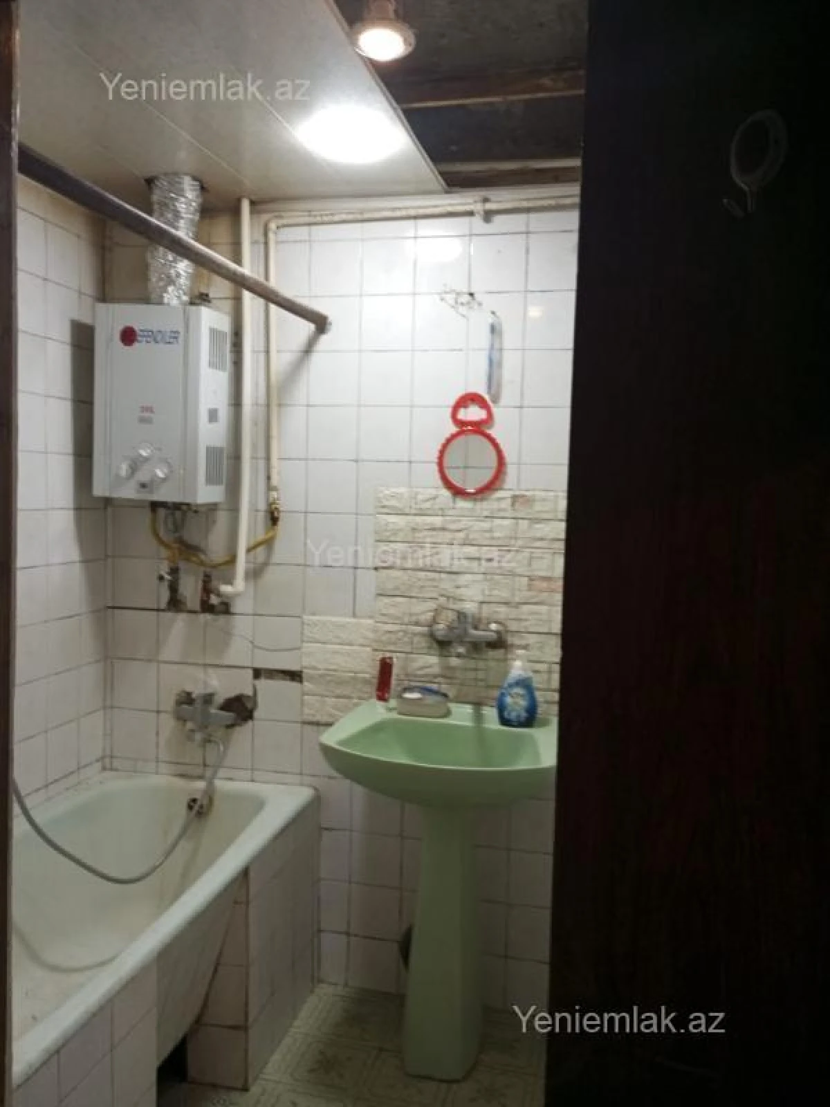 Satılır 3 otaqlı köhnə tikili 75 m²