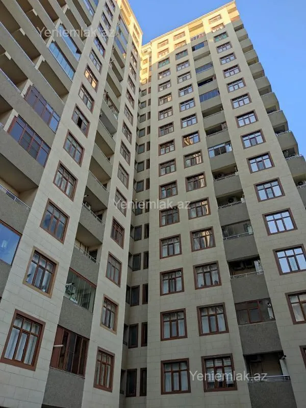 Satılır 4 otaqlı yeni tikili 182 m²