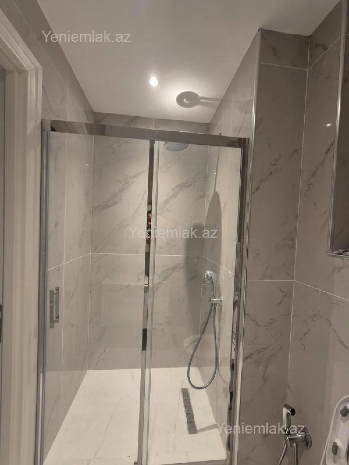 Satılır 3 otaqlı yeni tikili 50 m²