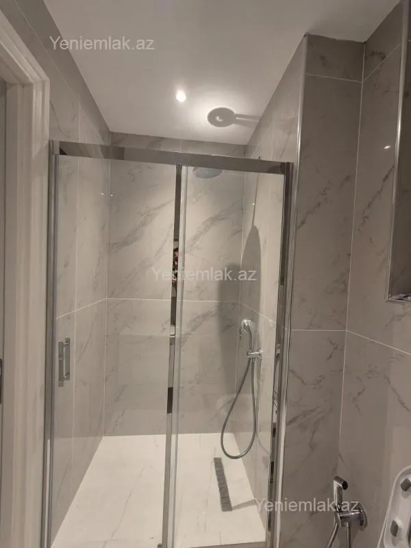 Satılır 3 otaqlı yeni tikili 50 m²