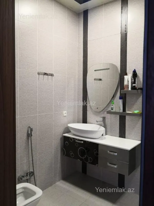 Satılır 4 otaqlı həyət evi 220 m²