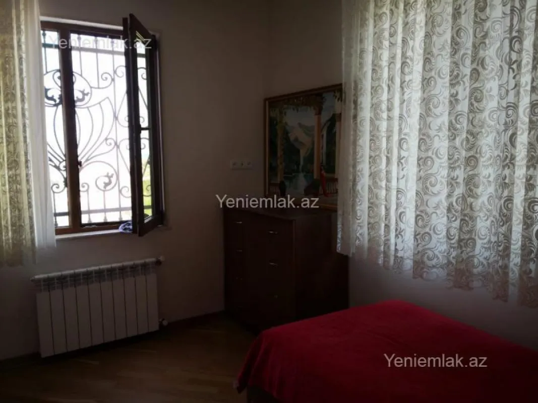 Satılır 4 otaqlı həyət evi 220 m²