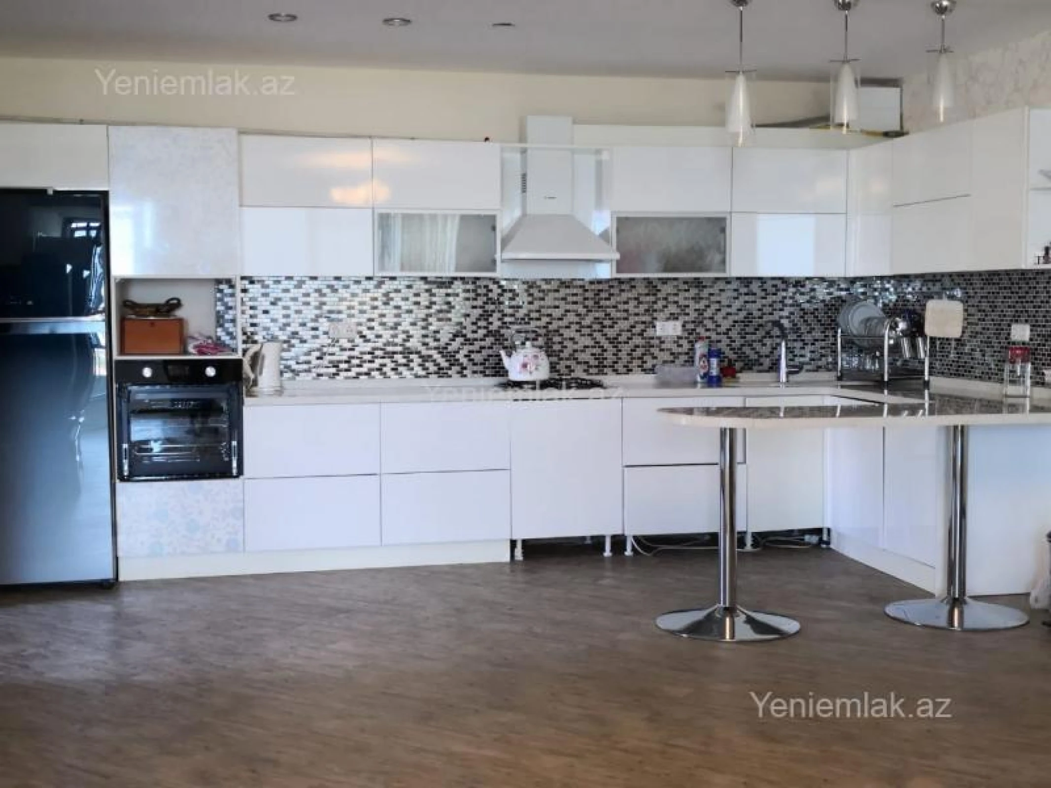Satılır 4 otaqlı həyət evi 220 m²