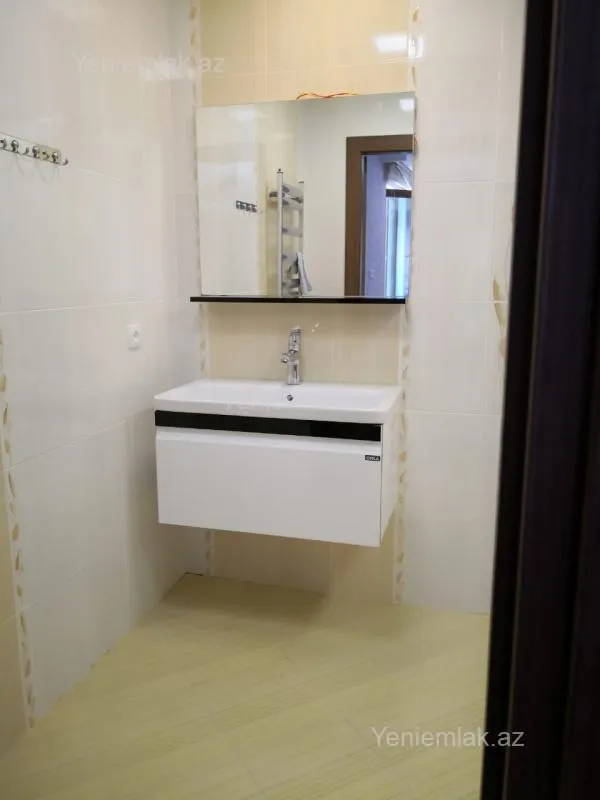 Satılır 4 otaqlı həyət evi 220 m²