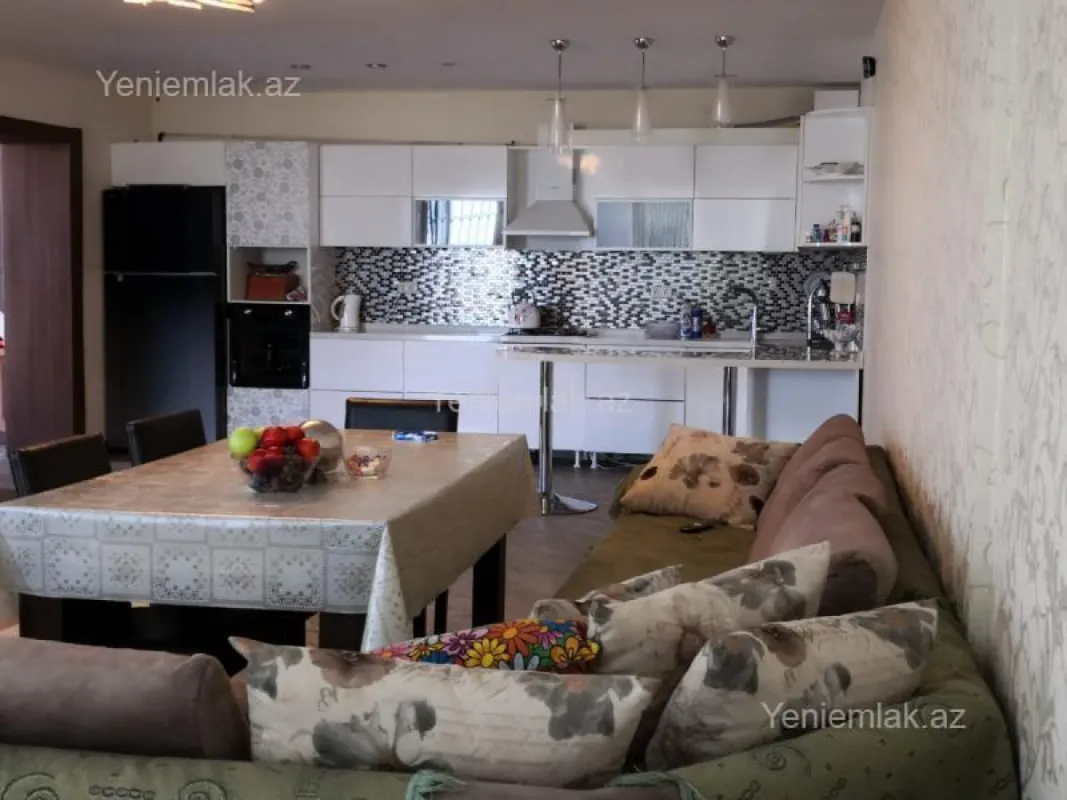 Satılır 4 otaqlı həyət evi 220 m²