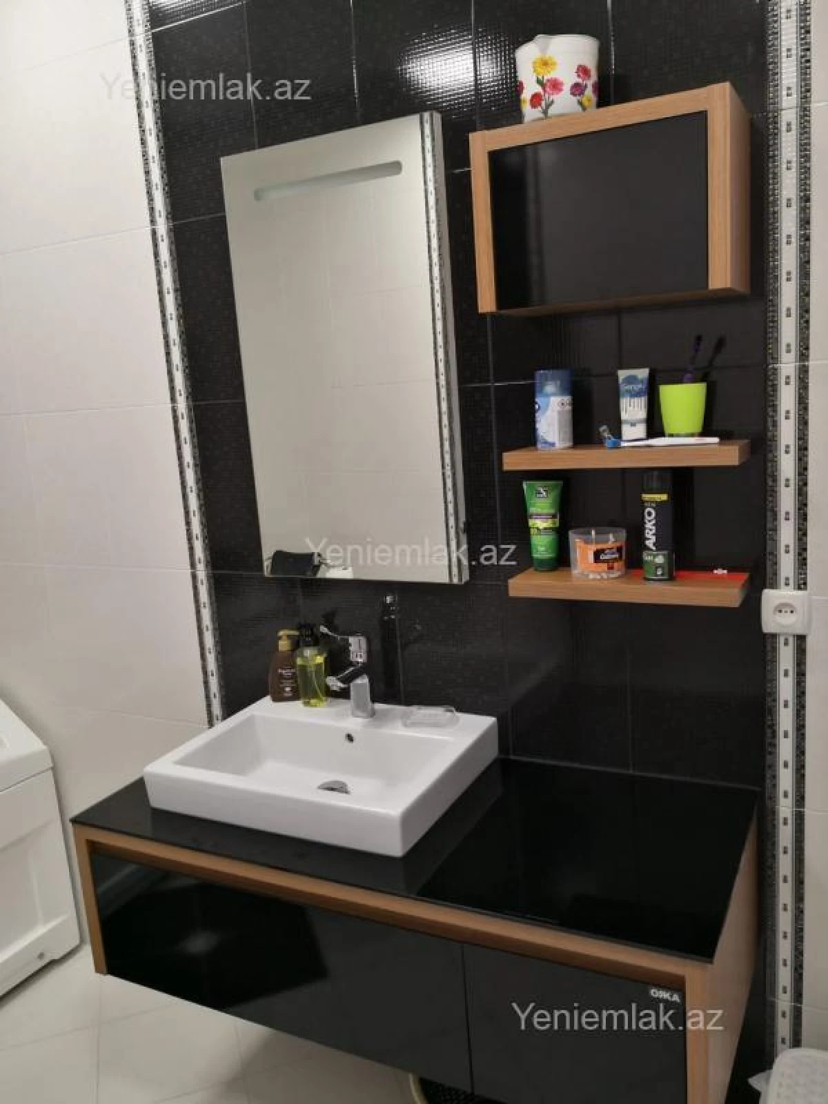 Satılır 4 otaqlı həyət evi 220 m²