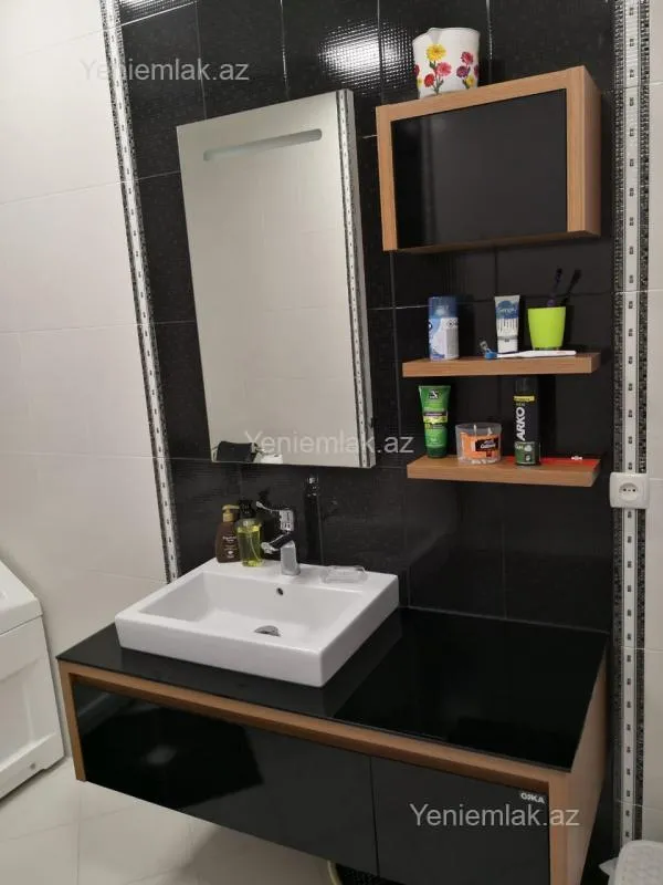 Satılır 4 otaqlı həyət evi 220 m²