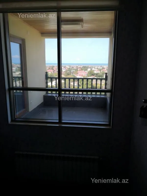 Satılır 4 otaqlı həyət evi 220 m²