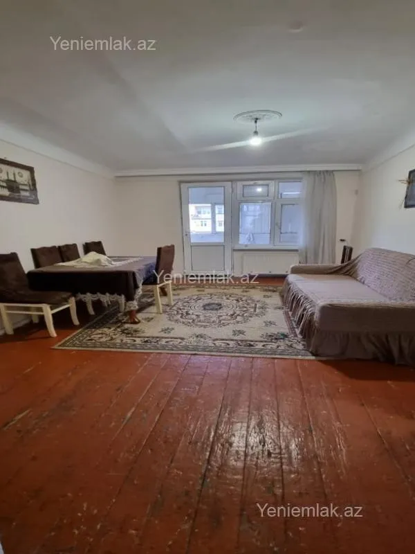 Satılır 3 otaqlı köhnə tikili 72 m²