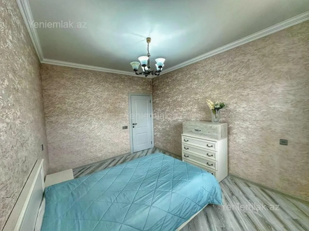 Satılır 5 otaqlı köhnə tikili 120 m²